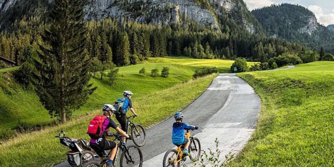 Family & Kid-Friendly Cycling Routes Near Vienna — What to Know & Rent