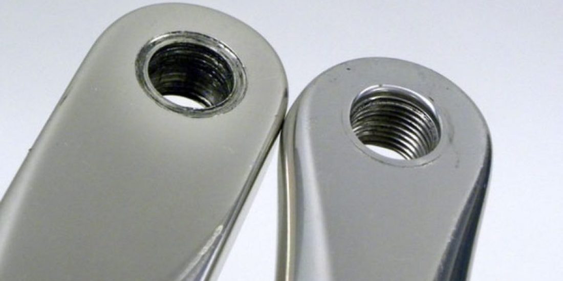 Beschädigtes Gewinde am Fahrradkurbelarm – Ursachen, Folgen und professionelle Reparatur